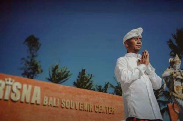 Berkat Jualan Oleh-oleh, Ajik Krisna Kini Dinobatkan Jadi Crazy Rich Bali Berkat Jualan Oleh-oleh, Ajik Krisna Kini Dinobatkan Jadi Crazy Rich Bali