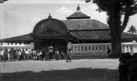 Kekuasaan dan Agama: Kisah Pendirian Gereja di Jawa Sebelum dan Sesudah Masa Perang DIponegoro
