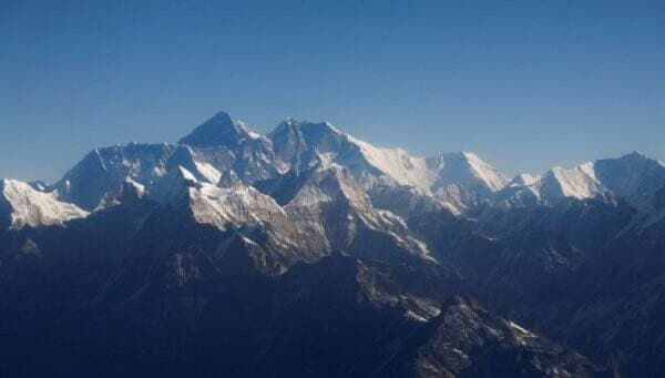 Es Gunung Everest Butuh Ribuan Tahun Terbentuk, Menyusut Drastis Hanya dalam 25 Tahun