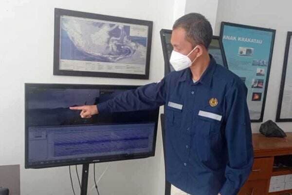 Operator Kapal di Selat Sunda Diimbau Waspada