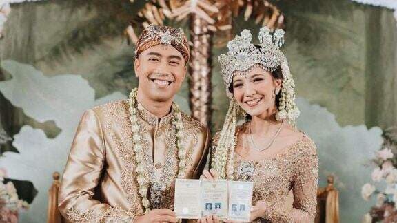 Profil Lengkap Sheila Dara, Istri Vidi Aldiano yang Dikenal 'Misterius': Mulai dari Biodata Hingga Perjalanan Karier Profil Lengkap Sheila Dara, Istri Vidi Aldiano yang Dikenal 'Misterius': Mulai dari Biodata Hingga Perjalanan Karier