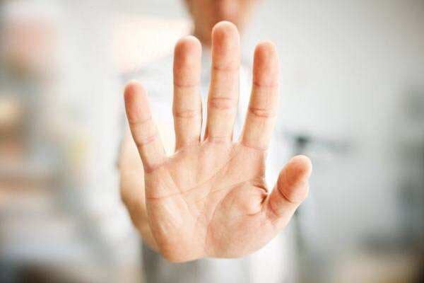 Tangan Terasa Dingin Bahkan Saat Cuaca Hangat? Anda Mungkin Mengidap Penyakit Ini Tangan Terasa Dingin Bahkan Saat Cuaca Hangat? Anda Mungkin Mengidap Penyakit Ini