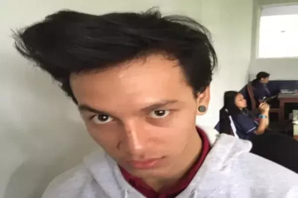 Jefri Nichol Pamer Foto Jadul dengan Rambut Jambul, Netizen: Jamet Tercakep! Jefri Nichol Pamer Foto Jadul dengan Rambut Jambul, Netizen: Jamet Tercakep!