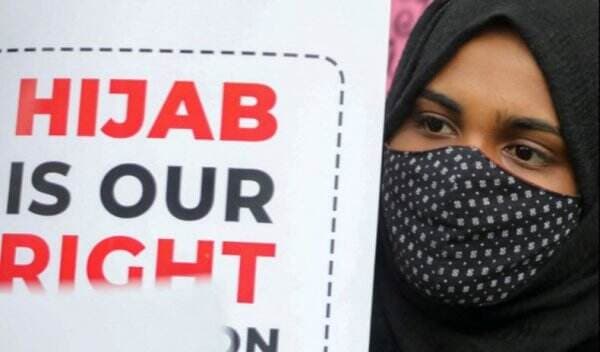 Sekolah di India Larang Penggunaan Jilbab, Ratusan Pelajar Muslimah Demonstrasi