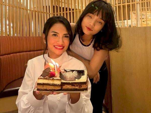 Fuji Bergaya Mirip Vanessa Angel Usai Pangkas, Netizen: Si Mayang Malah Gak Ada Miripnya Fuji Bergaya Mirip Vanessa Angel Usai Pangkas, Netizen: Si Mayang Malah Gak Ada Miripnya