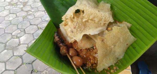 Warung Nasi Pecel Tumpang Mbah Mi 1961, Sambalnya Ada di Serat Centhini Warung Nasi Pecel Tumpang Mbah Mi 1961, Sambalnya Ada di Serat Centhini