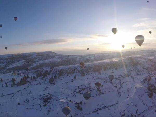 Hamparan Salju Cappadocia Epik Bak Negeri Dongeng, Intip Keindahannya di Musim Dingin Hamparan Salju Cappadocia Epik Bak Negeri Dongeng, Intip Keindahannya di Musim Dingin