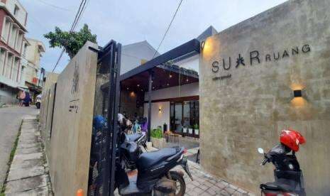 Tempat Ngopi Berasa Galeri Seni di Belakang Kampus UI Tempat Ngopi Berasa Galeri Seni di Belakang Kampus UI