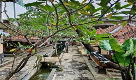 Tempat Ngopi di Bawah Tol Andara Ini Ramai Mamah-Mamah Muda Tiap Sore Tempat Ngopi di Bawah Tol Andara Ini Ramai Mamah-Mamah Muda Tiap Sore