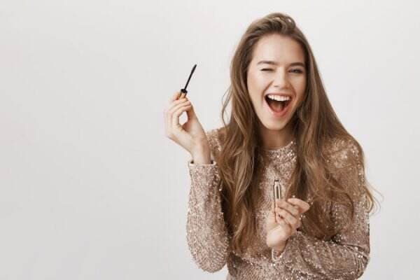 Hobi Makeup? Ini 5 Beauty Hacks dari TikTok yang Menarik untuk Dicoba!