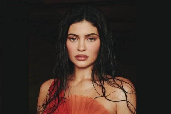 Kylie Jenner Umumkan Nama Anak Kedua