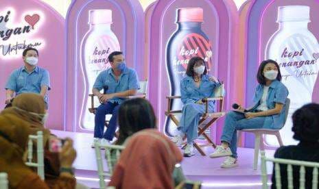 Syuting Bareng Nicholas Saputra, Isyana Sarasvati Malah Salah Tingkah Syuting Bareng Nicholas Saputra, Isyana Sarasvati Malah Salah Tingkah