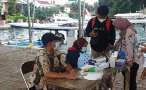 Pulau Pramuka Perketat Pengawasan Kedatangan Pemumpang Kapal Pulau Pramuka Perketat Pengawasan Kedatangan Pemumpang Kapal
