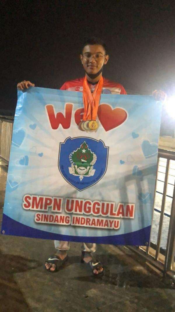 Murid SMPN Unggulan Sindang Sabet 6 Medali di Ajang KRAS, Bupati Nina Agustina Bangga Murid SMPN Unggulan Sindang Sabet 6 Medali di Ajang KRAS, Bupati Nina Agustina Bangga