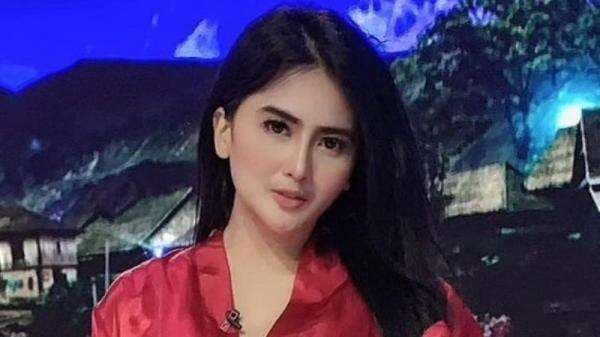 Pose Diana Dee Starlight Pakai Baju Mandi Merah Bikin Netizen Salah Tingkah Pose Diana Dee Starlight Pakai Baju Mandi Merah Bikin Netizen Salah Tingkah