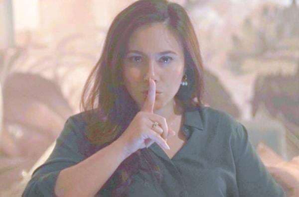 Wulan Guritno Seksi Pakai Bra Merah, Netizen: Ampuh Mah Wulan Guritno Seksi Pakai Bra Merah, Netizen: Ampuh Mah