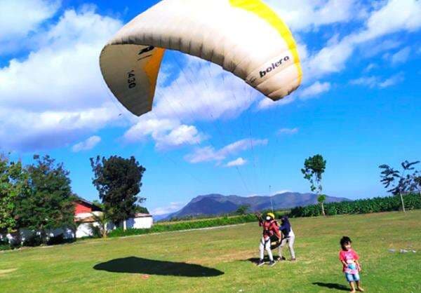 Sajian Hamparan Keindahan Alam dari Ketinggian Gunung Manggar, Jember Sajian Hamparan Keindahan Alam dari Ketinggian Gunung Manggar, Jember
