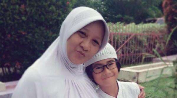 Sudah Jadi Kristen Yati Surachman Sempat Tetap Laksanakan Sholat, Ini Alasannya Sudah Jadi Kristen Yati Surachman Sempat Tetap Laksanakan Sholat, Ini Alasannya