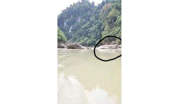 Rawan Musibah, Warga Minta Batu Katak Di Sungai Simpang Jernih Dipindahkan Rawan Musibah, Warga Minta Batu Katak Di Sungai Simpang Jernih Dipindahkan