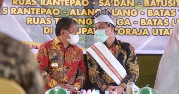 Plt Gubernur Sulsel Serahkan Rp20 Miliar Untuk Pemkab Toraja Utara