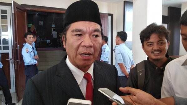 Gugatan di PTUN Siap Dicabut, Al Muktabar Minta Tetap Jadi Sekda Banten saat Bertemu dengan Gubernur