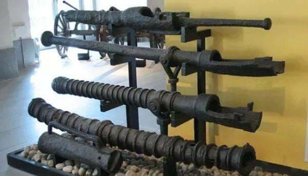 Senjata Perang Mematikan Zaman Kerajaan di Nusantara, dari Keris sampai Meriam Senjata Perang Mematikan Zaman Kerajaan di Nusantara, dari Keris sampai Meriam