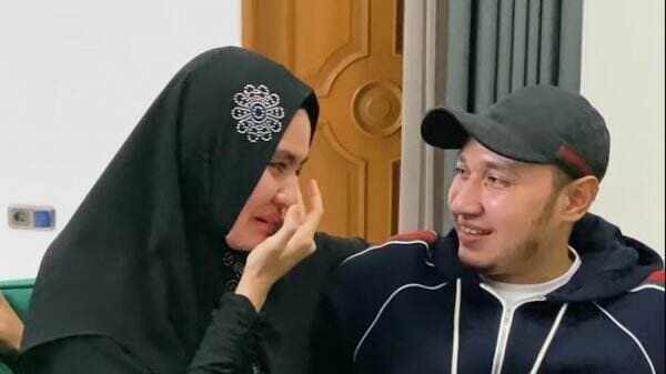 Kartika Putri Hamil Lagi, Habib Usman bin Yahya Terharu