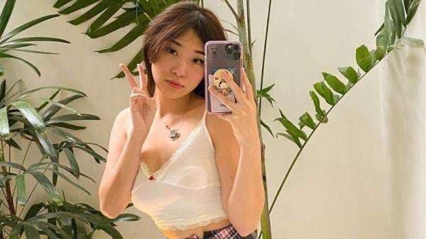5 Gaya Seksi Livy Renata Pakai Tanktop Bikin Gemas, Netizen: Imutnya Diborong! 5 Gaya Seksi Livy Renata Pakai Tanktop Bikin Gemas, Netizen: Imutnya Diborong!