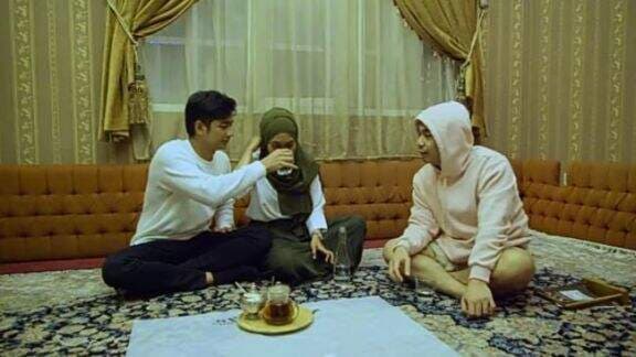 Gak Ada Angin Gak Ada Hujan Tetiba Nangis Lagi Ngobrol Santai, Ria Ricis Bikin Raditya Dika Melongo: Ini Beneran?! Gak Ada Angin Gak Ada Hujan Tetiba Nangis Lagi Ngobrol Santai, Ria Ricis Bikin Raditya Dika Melongo: Ini Beneran?!