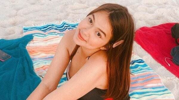 Gaya Rebecca Klopper Pakai Swimsuit Bikin Susah Kedip, Netizen: Cakep Terus Kayak Pantun!