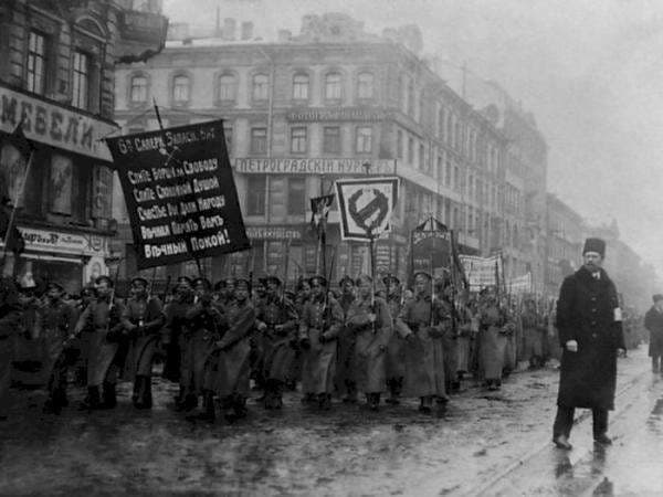 Revolusi Februari, Bukti Kegagalan dan Kepayahan Tsar Nicholas II dalam Memimpin Rusia! Revolusi Februari, Bukti Kegagalan dan Kepayahan Tsar Nicholas II dalam Memimpin Rusia!