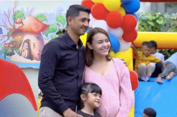 Ikatan Cinta 23 Februari 2022: Reyna Bahagia Kembali Berkumpul dengan Andin dan Aldebaran Ikatan Cinta 23 Februari 2022: Reyna Bahagia Kembali Berkumpul dengan Andin dan Aldebaran