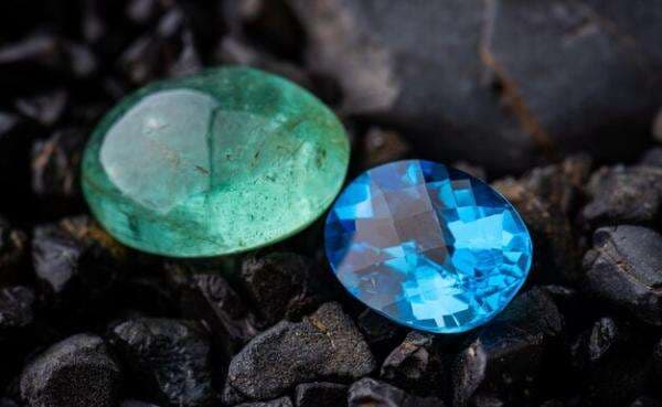 10 Batu Permata Terlangka di Dunia, Giok Tiongkok Kerap Dikaitkan dengan Penyembuhan dan Cerita Rakyat 10 Batu Permata Terlangka di Dunia, Giok Tiongkok Kerap Dikaitkan dengan Penyembuhan dan Cerita Rakyat