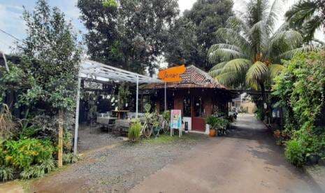 Mencicipi Nasi Gudeg dengan Sambel Roa di Jawa-Manado Resto Mencicipi Nasi Gudeg dengan Sambel Roa di Jawa-Manado Resto