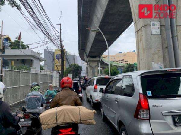 Imbas Hujan, Sejumlah Ruas Jalan di Jakarta Macet Imbas Hujan, Sejumlah Ruas Jalan di Jakarta Macet