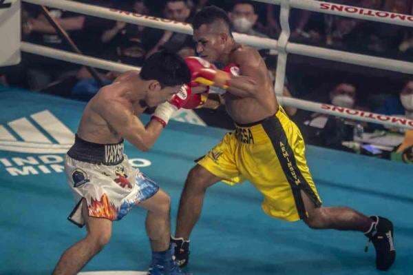 Petinju Hero Tito Kritis setelah Tarung Melawan James Mokoginta Petinju Hero Tito Kritis setelah Tarung Melawan James Mokoginta