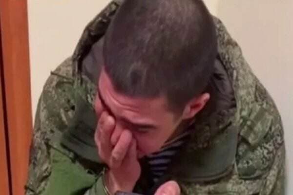 Tentara Rusia yang Ditangkap Ukraina Menangis, Merasa Jadi Umpan Meriam