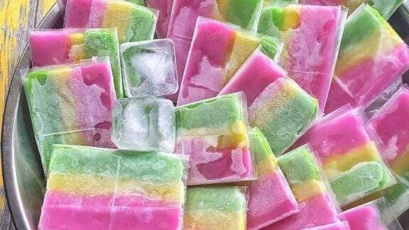 Modal Rp 6 Ribu Bisa Bikin Es Kue, Jajanan SD yang Bikin Nostalgia, Begini Resepnya... Modal Rp 6 Ribu Bisa Bikin Es Kue, Jajanan SD yang Bikin Nostalgia, Begini Resepnya...