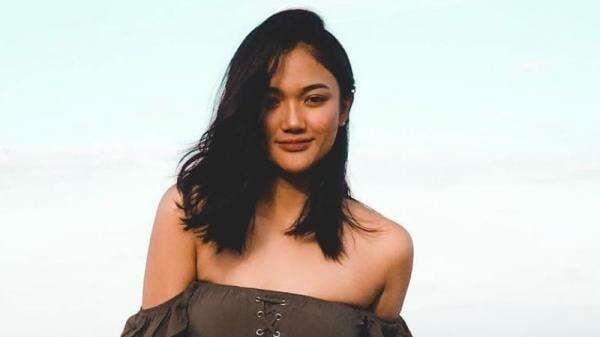 5 Outfit ke Pantai ala Marion Jola, Seksinya Bikin Geregetan! 5 Outfit ke Pantai ala Marion Jola, Seksinya Bikin Geregetan!