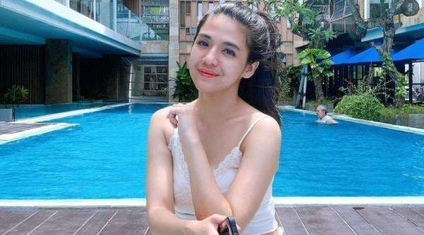 Biodata dan Agama DJ Una, Disc Jockey Seksi yang Viral Mandi Uang Hasil Nyawer Biodata dan Agama DJ Una, Disc Jockey Seksi yang Viral Mandi Uang Hasil Nyawer