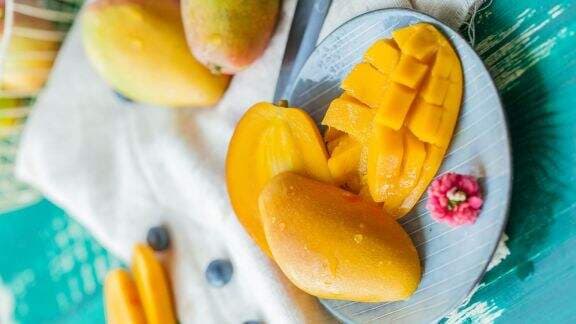 3 Buah Ini Sebaiknya Jangan Dikonsumsi Saat Sarapan, Bisa Bikin Perut Kembung Moms! Apa Saja Ya? 3 Buah Ini Sebaiknya Jangan Dikonsumsi Saat Sarapan, Bisa Bikin Perut Kembung Moms! Apa Saja Ya?