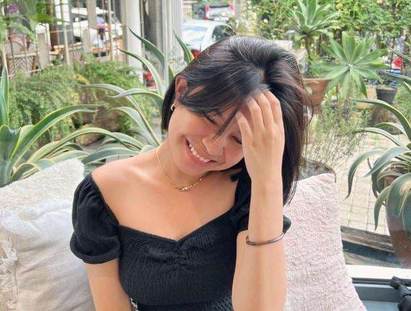 Hanggini Pamer Rambut Pendek, Warganet Sebut Mirip Jennie BLACKPINK Hanggini Pamer Rambut Pendek, Warganet Sebut Mirip Jennie BLACKPINK