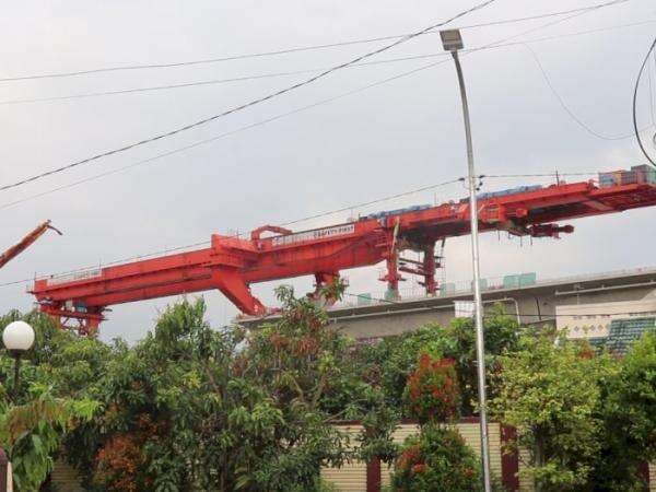 Mirip Lego, Inilah Girder Launcher Mesin Penyambung Jalur Kereta Cepat Jakarta-Bandung Mirip Lego, Inilah Girder Launcher Mesin Penyambung Jalur Kereta Cepat Jakarta-Bandung