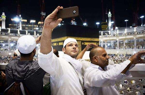 Arab Saudi Larang Bikin Konten Video dan Foto Selfie di Makkah, Masjidil Haram dan Masjid Nabawi Arab Saudi Larang Bikin Konten Video dan Foto Selfie di Makkah, Masjidil Haram dan Masjid Nabawi