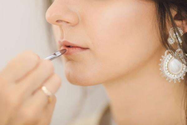 7 Rekomendasi lippie serum harga di bawah Rp 50.000, bibir jadi lembap 7 Rekomendasi lippie serum harga di bawah Rp 50.000, bibir jadi lembap