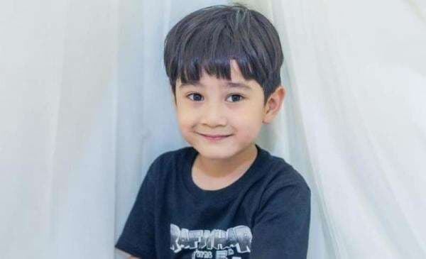 Rafathar Diledek sang Sopir saat Buka Pintu Mobil: Jangan Manja Dong! Rafathar Diledek sang Sopir saat Buka Pintu Mobil: Jangan Manja Dong!