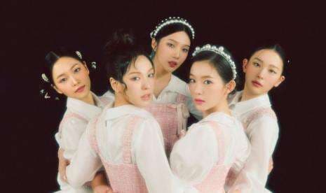 Netizen Temukan Konsep Comeback di Eyeshadow Mata Red Velvet, Apakah Itu?