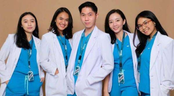 Keren Banget, Dua Dokter UI Desain Baju untuk Tenaga Kesehatan Kece dan Fashionable Keren Banget, Dua Dokter UI Desain Baju untuk Tenaga Kesehatan Kece dan Fashionable