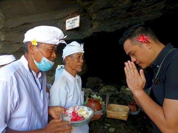 Belum Banyak yang Tahu Ada Air Suci di Tanah Lot, Diyakini Bisa Bikin Awet Muda! Belum Banyak yang Tahu Ada Air Suci di Tanah Lot, Diyakini Bisa Bikin Awet Muda!