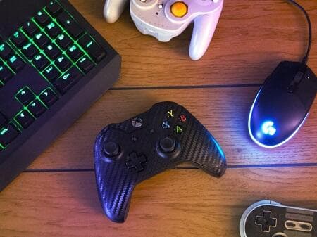 Rekomendasi 4 Kontroler Terbaik untuk Main Game di PC Rekomendasi 4 Kontroler Terbaik untuk Main Game di PC